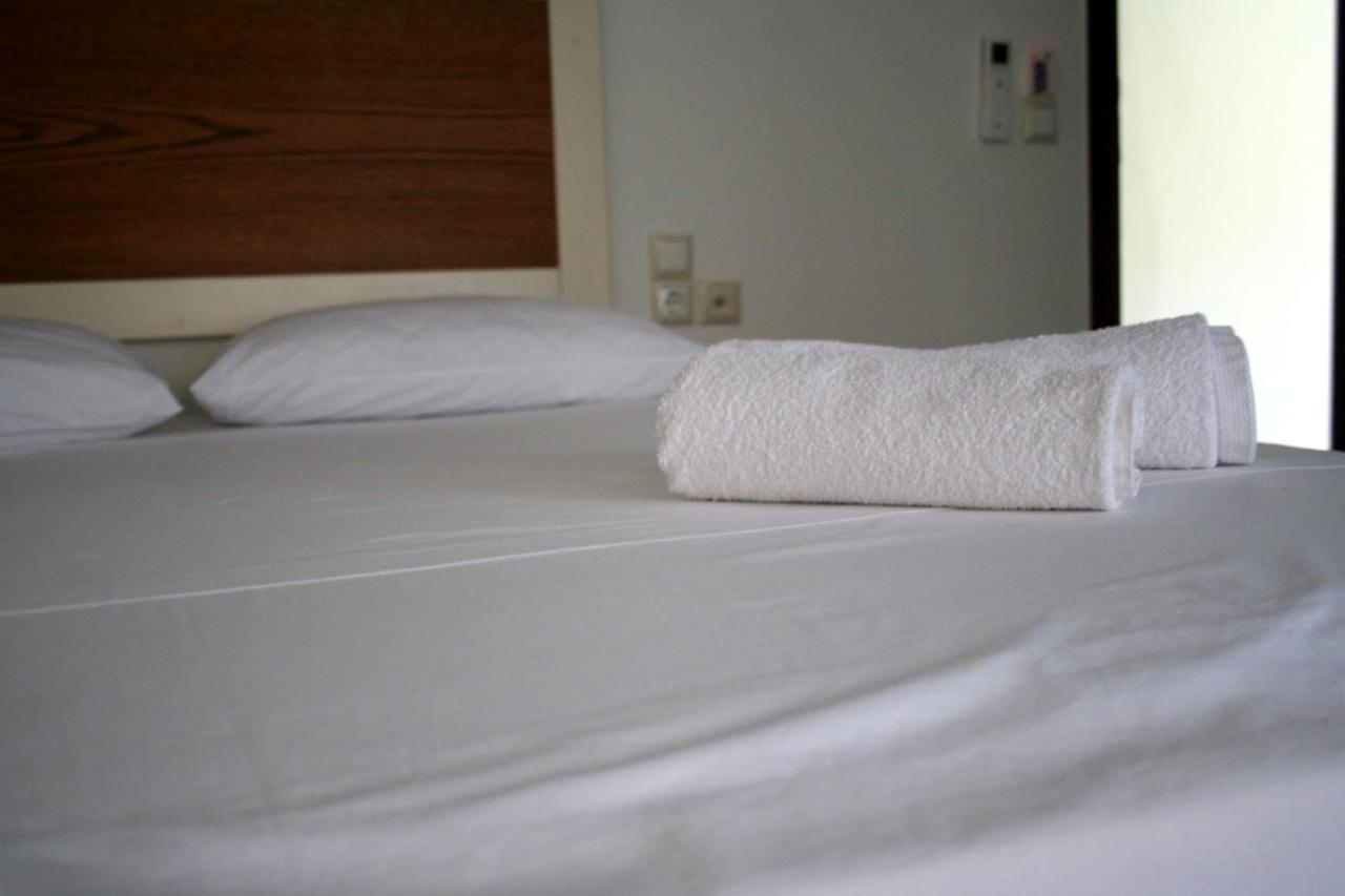 Spyridoula'S Guest House Himare Buitenkant foto