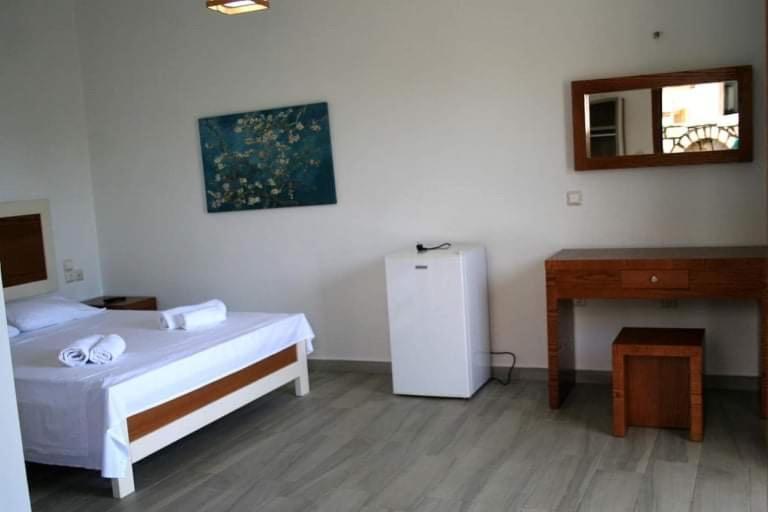 Spyridoula'S Guest House Himare Buitenkant foto