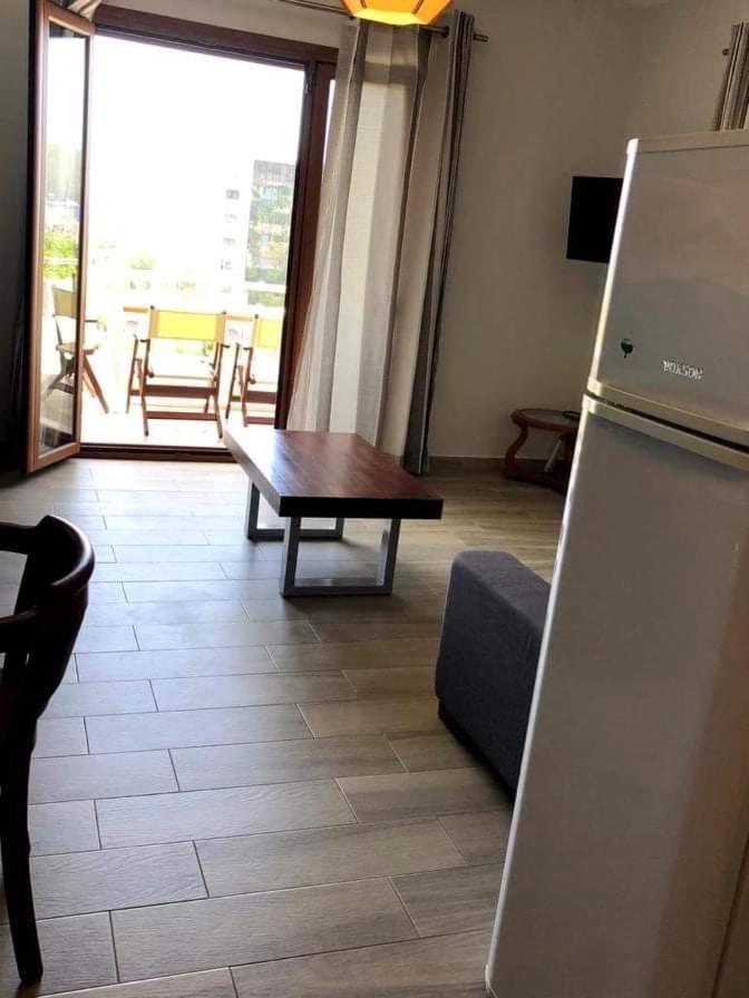 Spyridoula'S Guest House Himare Buitenkant foto
