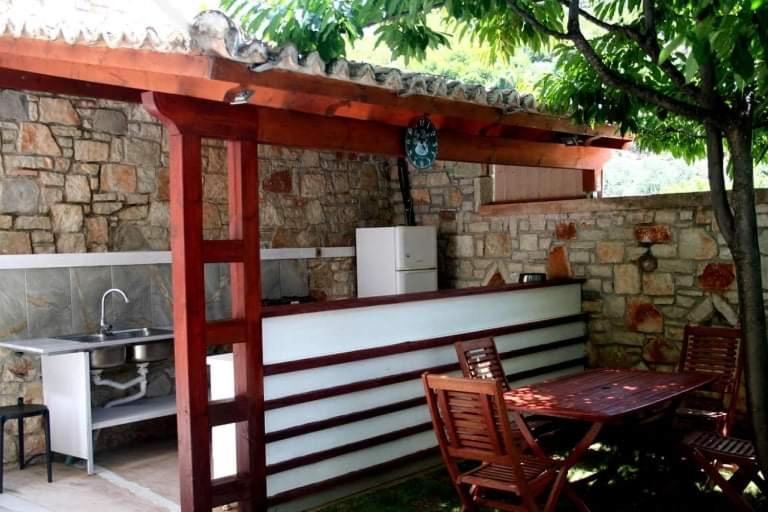 Spyridoula'S Guest House Himare Buitenkant foto