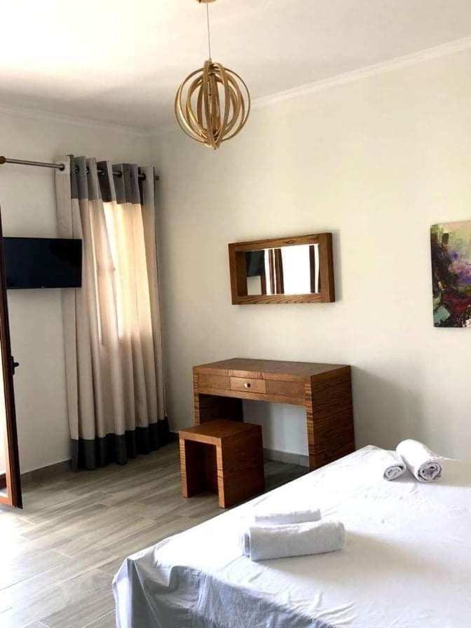 Spyridoula'S Guest House Himare Buitenkant foto
