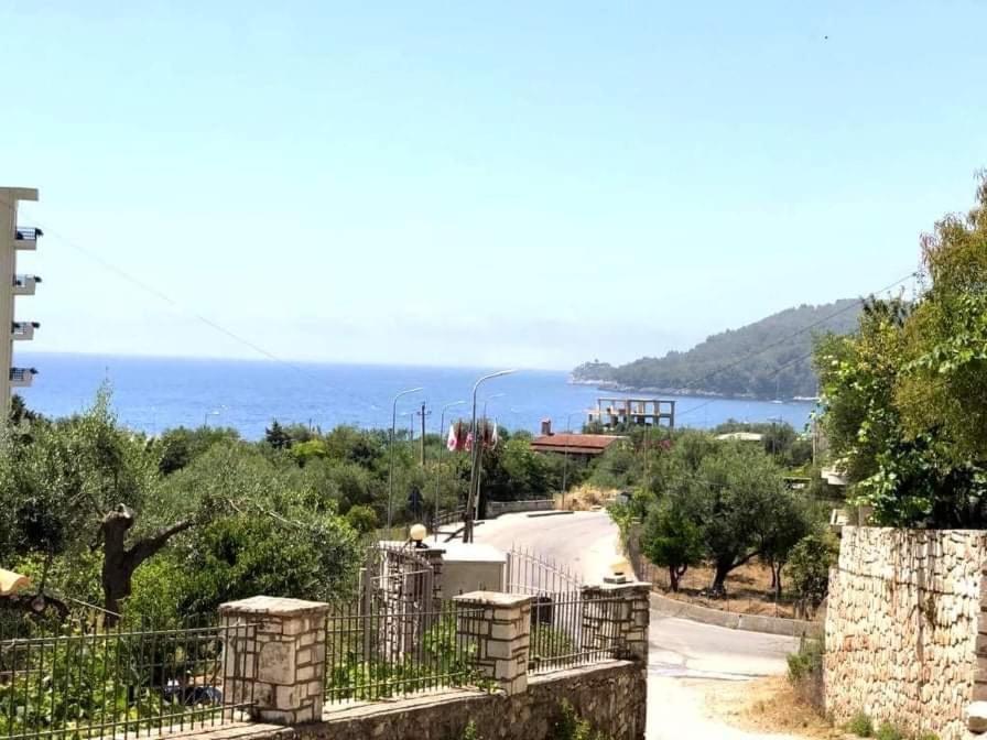 Spyridoula'S Guest House Himare Buitenkant foto