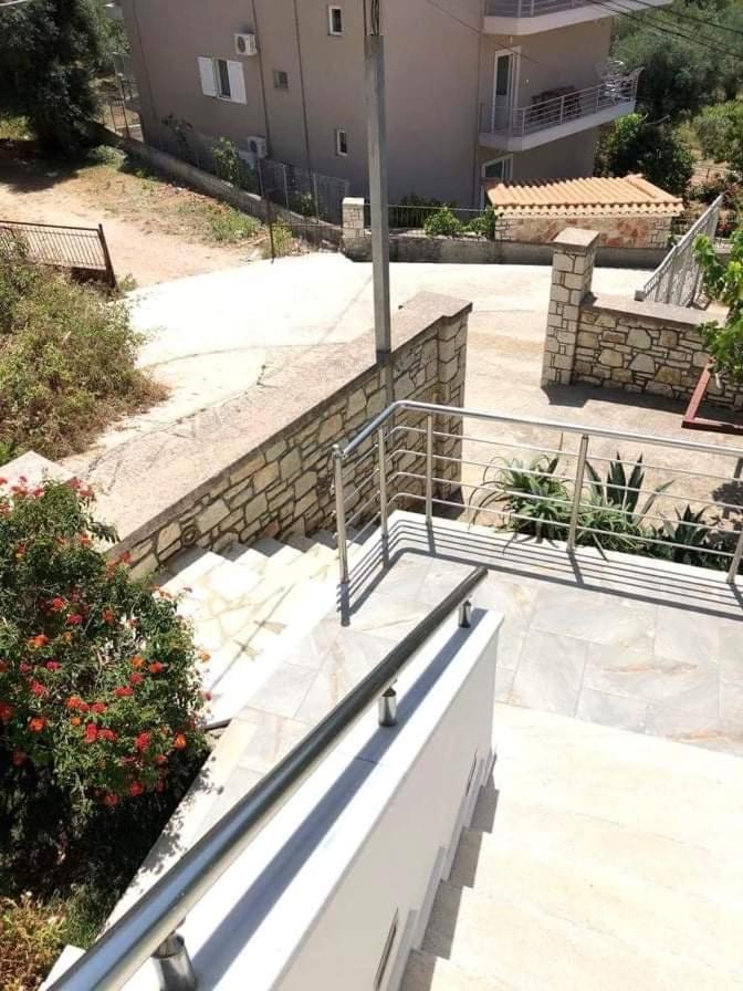 Spyridoula'S Guest House Himare Buitenkant foto