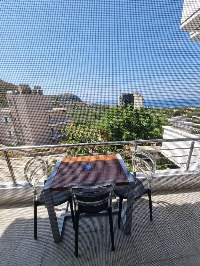 Spyridoula'S Guest House Himare Buitenkant foto
