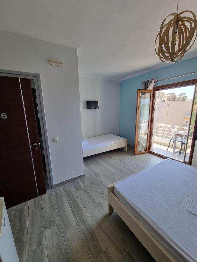 Spyridoula'S Guest House Himare Buitenkant foto