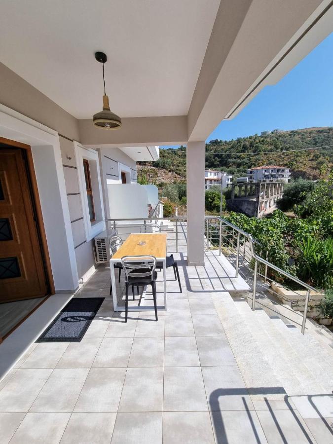 Spyridoula'S Guest House Himare Buitenkant foto