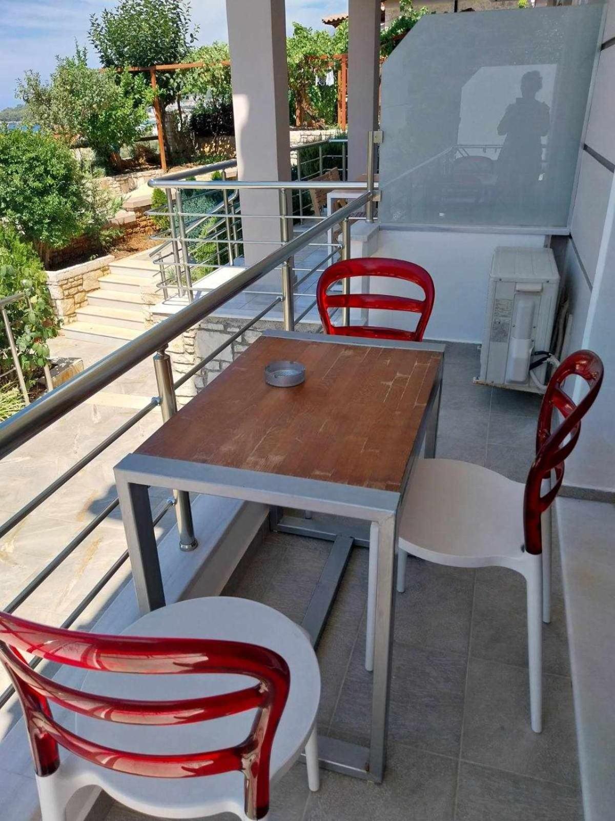 Spyridoula'S Guest House Himare Buitenkant foto