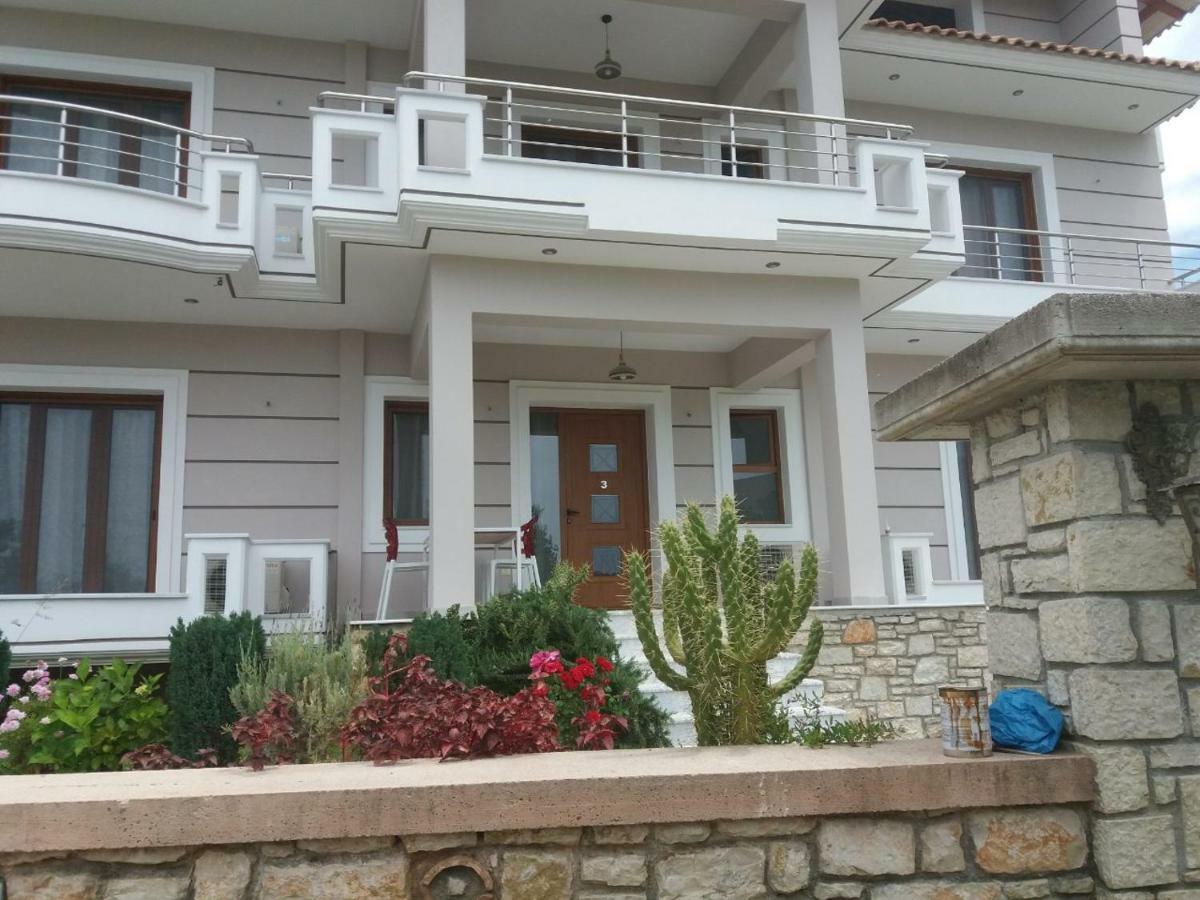 Spyridoula'S Guest House Himare Buitenkant foto