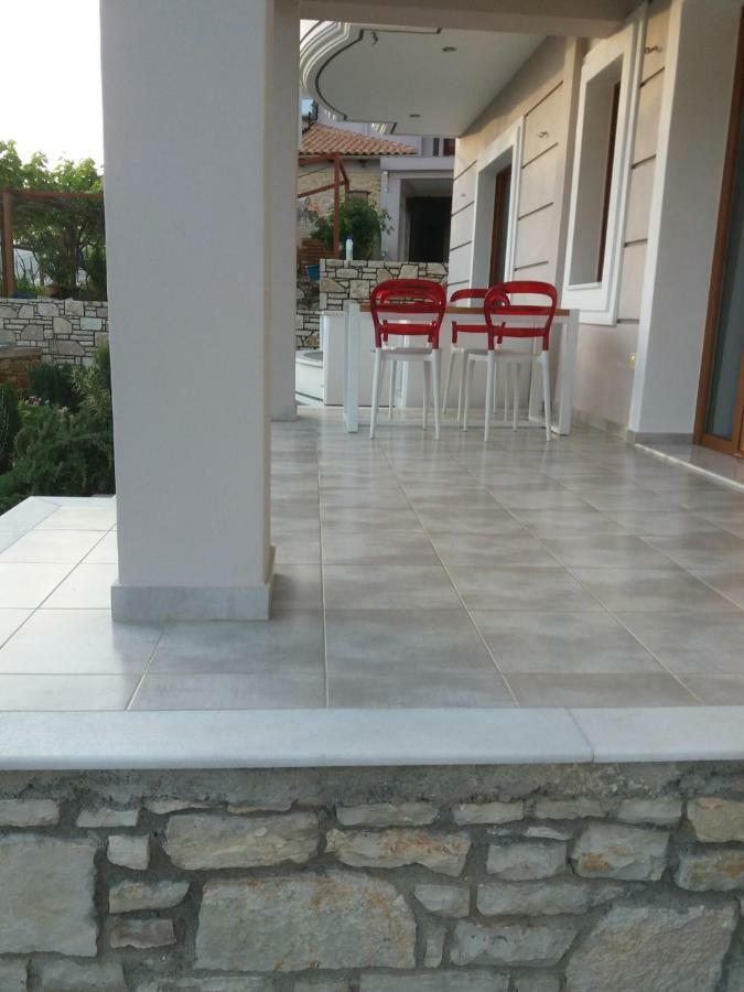 Spyridoula'S Guest House Himare Buitenkant foto