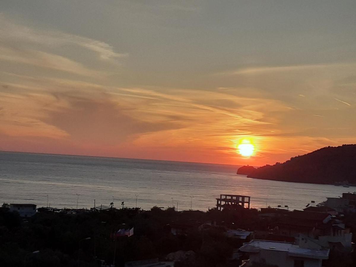 Spyridoula'S Guest House Himare Buitenkant foto