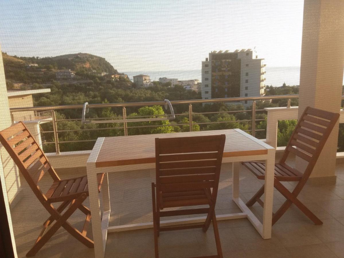 Spyridoula'S Guest House Himare Buitenkant foto